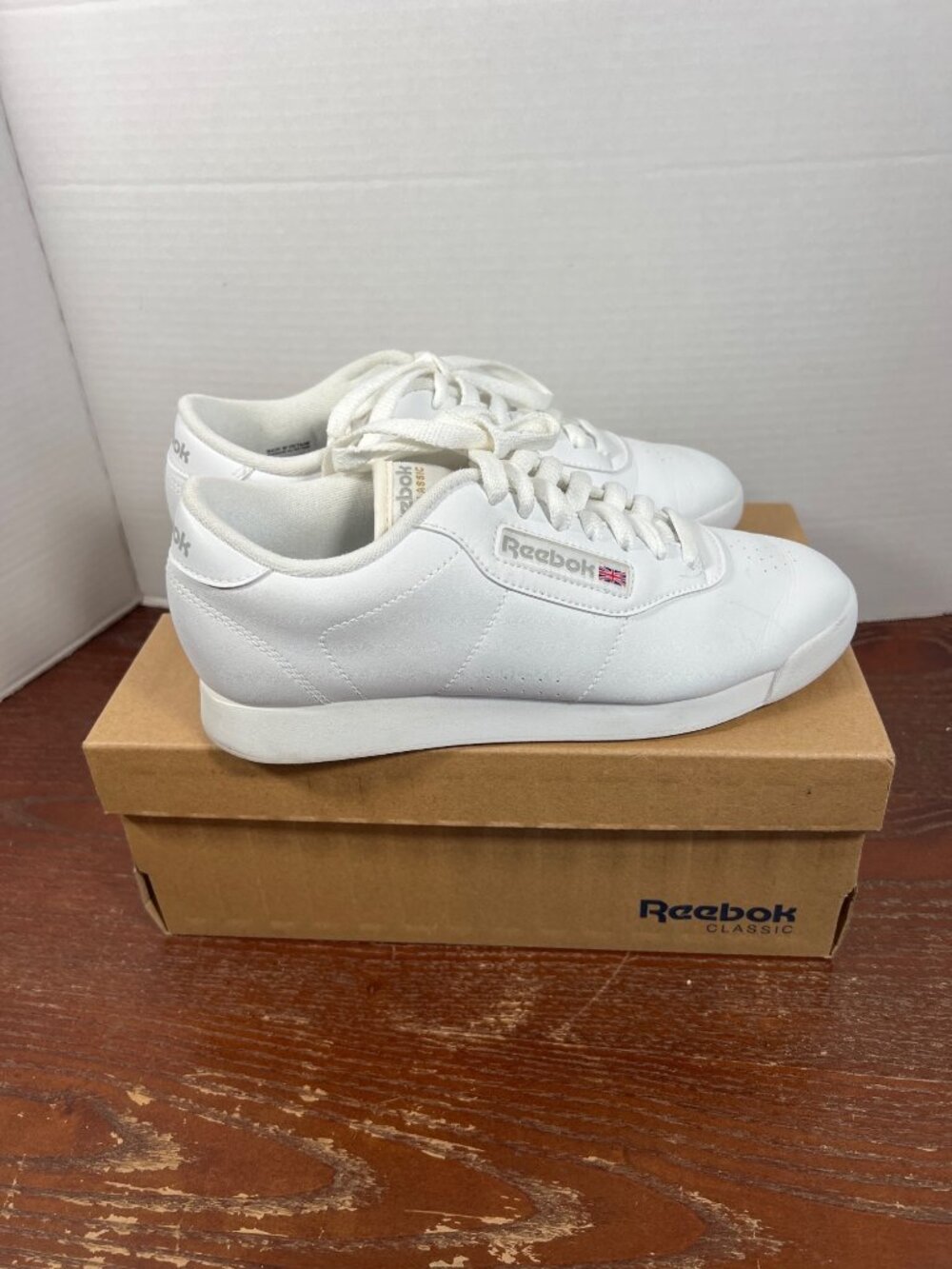 Reebok Womens Princess Classic White Sneakers Size 6.5